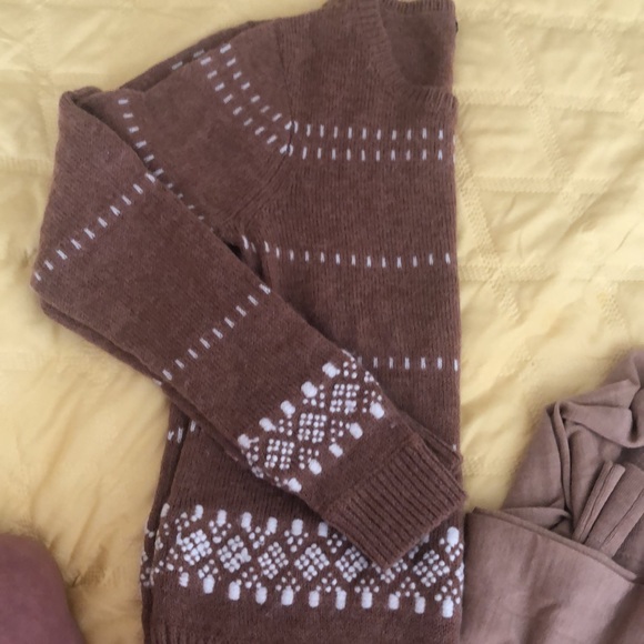 2 wool/wool blend sz S. Banana, & JCrew. gray sweater in the 1st photo is sold. - Picture 2 of 3